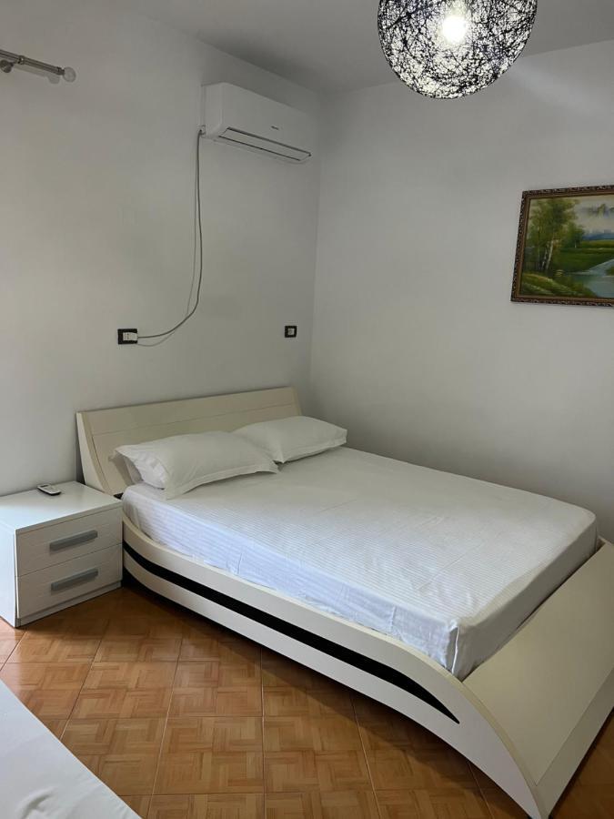 Rooms For Rent Habipi Vlorë エクステリア 写真