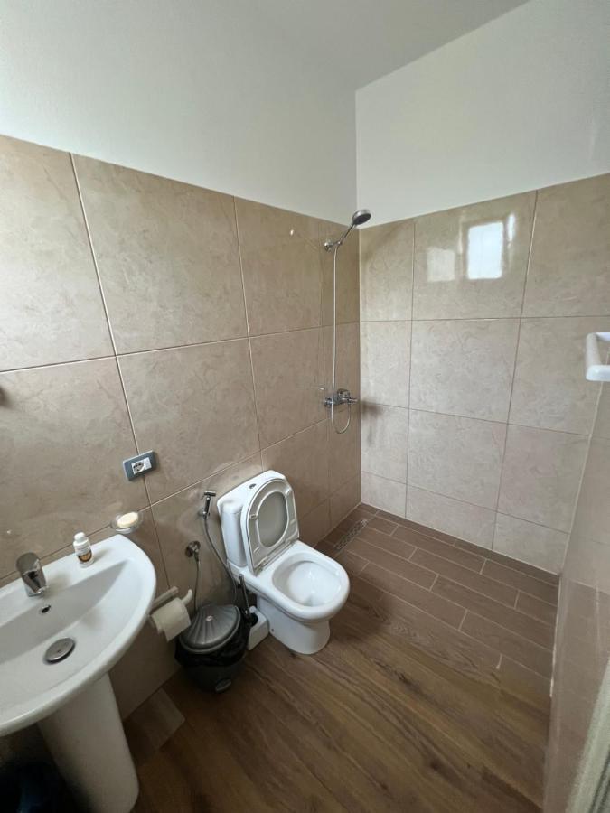 Rooms For Rent Habipi Vlorë エクステリア 写真